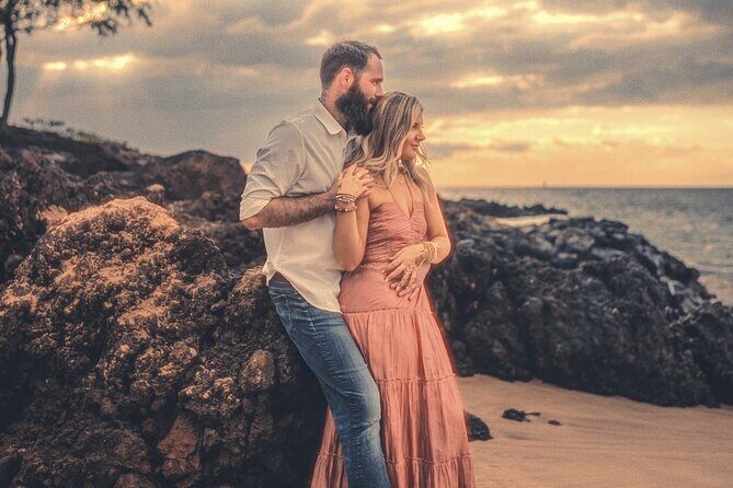 A Romantic Photoshoot for 2 in Maui - Ulua Beach timing and how to plan your evening