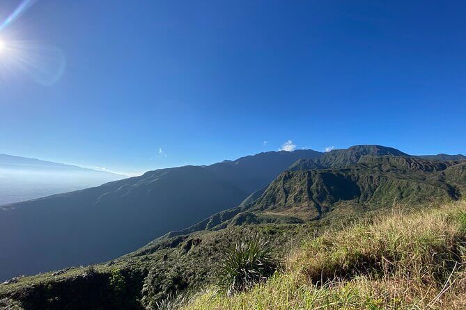 Amazing Maui Ridge Hike - Your guide on the trail: Andrew’s style and what you should expect