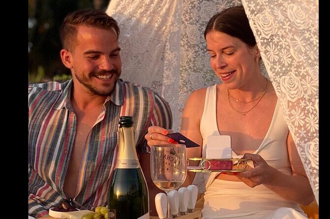 Brunch at Beautiful Beach with Photos - Inside the Picnic: What’s on Your Breakfast Board