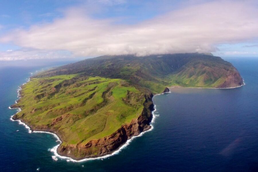 Central Maui: Two-Island Scenic Helicopter Flight to Molokai - Pailolo Channel and Elephant Rock: Between-Island Waterline Views