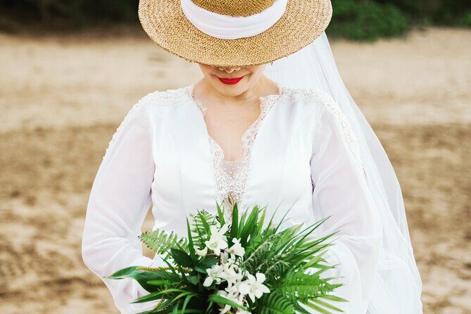 Fun and Creative Maui Photos - Photographers Who Know How to Make You Look Comfortable