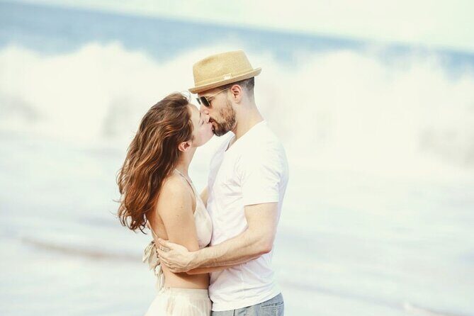 Fun and Creative Maui Photos - What to Wear and Bring for Po‘olenalena Portraits