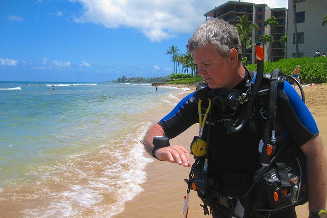 Guided Scuba Dive in Lahaina: Certified - Small group coaching (max 8): what “more attention” looks like in practice
