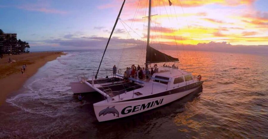 Maui: 2 Hour Sunset Dinner Sail with Open Bar and Appetizers - The open bar plus the famous Gemini Mai Tais