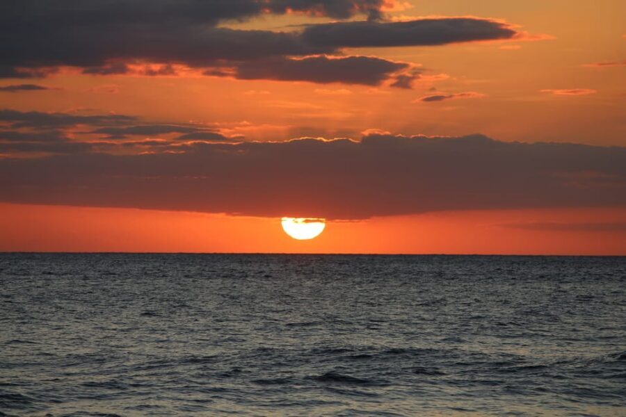 Maui: 2 Hour Sunset Dinner Sail with Open Bar and Appetizers - The views: West Maui Mountains, Molokai, and Lanai at sunset