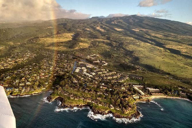 Maui Circle Island-PRIVATE-Air Tour for 2-5: Waterfalls & Lava! - Timing, comfort, and how to handle air sickness