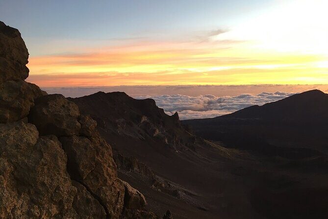 Maui Haleakala Sunrise Downhill Bike Tour with Mountain Riders Rated #1 - Gift shop stop and Makawao town hour for coffee, snacks, and a breather