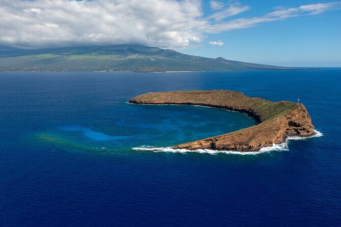 Maui: Molokini and Turtles Luxury Yacht Snorkel - The boat setup that makes snorkeling easier (and less stressful)