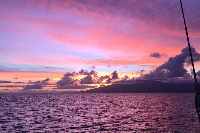 Maui: Original Sunset Cruise with Open Bar from Ka’anapali Beach - Ka’anapali Sunset, With Open Bar Momentum
