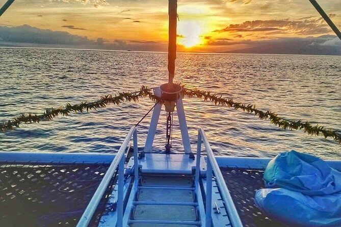 Maui Premium Sunset Dinner Cruise from Ka’anapali Beach - Seating and weather: indoor comfort without losing the view