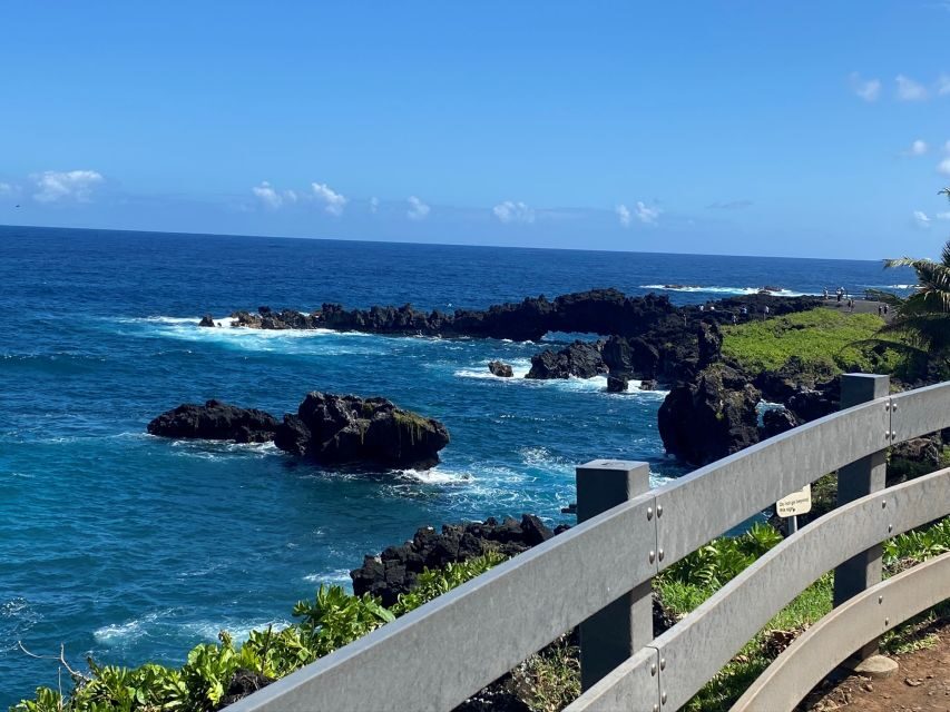 Maui: Road to Hana Private Adventure Tour with Luxury SUV - The luxury SUV details that actually help on windy roads
