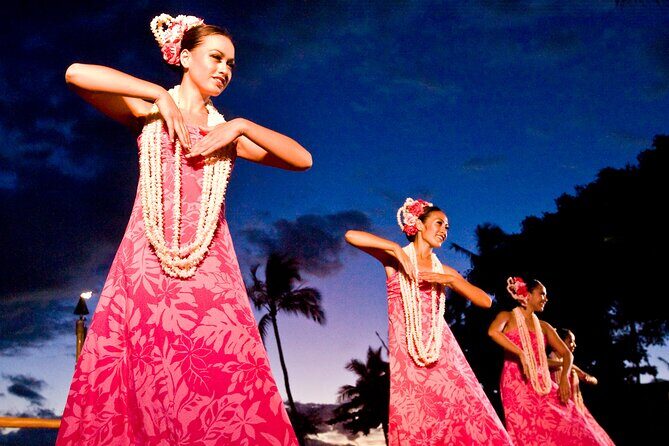 Maui: Te Au Moana Luau at The Wailea Beach Marriott Resort - The keepsake lei or necklace: when you get it and why it matters