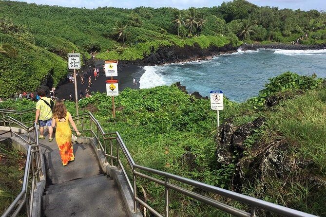 Maui Tour : Road to Hana Day Trip from Lahaina with Pick-up - Waikani Waterfalls: A Quick Photo Stop With a Bus Trick