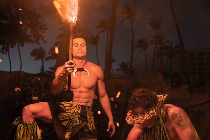 Maui: Wailele Luau with Fire and Knife Performance and Dinner - The show arc: kahiko costuming, awana styles, and the big fire moment