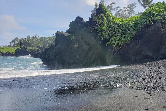 Private Full Day Maui Road to Hana Tour - Meeting at Lower Paia Park and Building a Calm Start