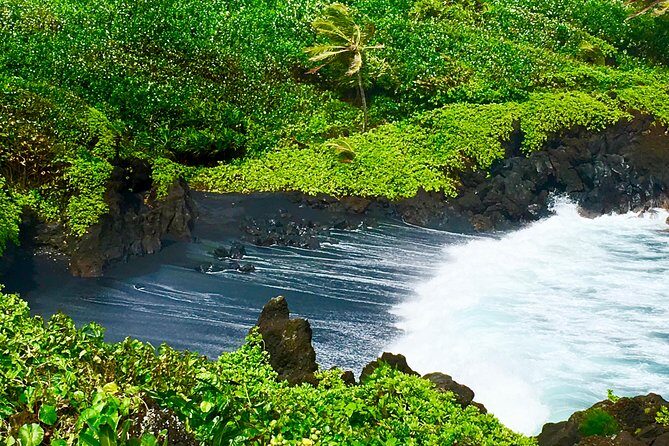 PRIVATE Road to Hana Tour - Ke‘anae Point: old Hawai‘i details plus the banana bread moment