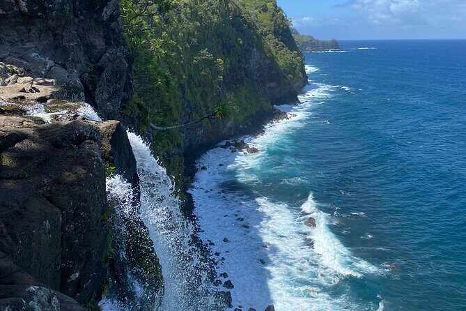 Road to Hana Maui Tours - Stop 1: Kaihalulu’s Red Sand Beach and the Maui color pop