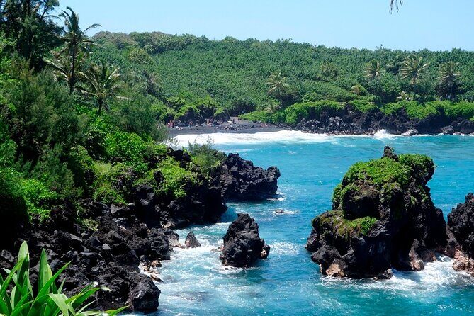 Road to Hana Rainforest, Black Sand Beach, Waterfalls & Lunch - The Road to Hāna Is the Main Event (And the Driver Matters)