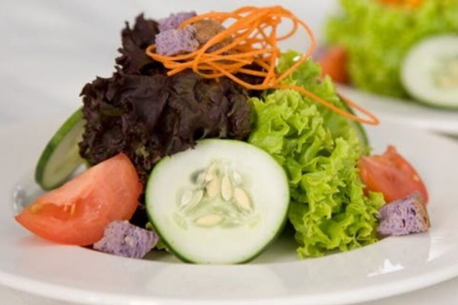 South Maui: Sunset Cruise with 4-Course Dinner and Drinks - Drinks and the Cashless Bar Reality
