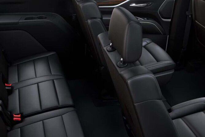 VIP Private Maui OGG Arrival Transfer in Black Cadillac Escalade - Key highlights at a glance